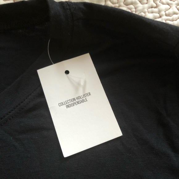 Hollister Basic Long-sleeve Bundle - Picture 9 of 12